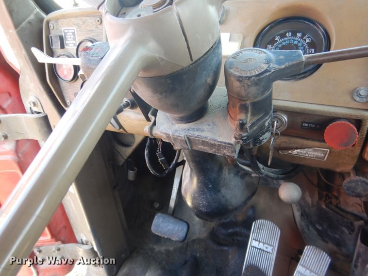 image for item FI9059 1984 Mack R686ST  semi truck