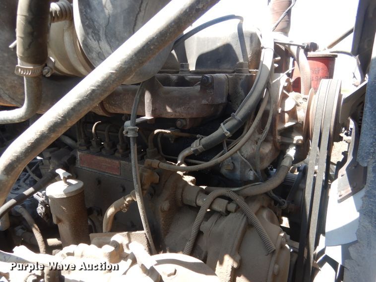 image for item FI9059 1984 Mack R686ST  semi truck