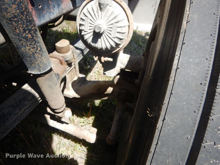 image for item FI9059 1984 Mack R686ST  semi truck