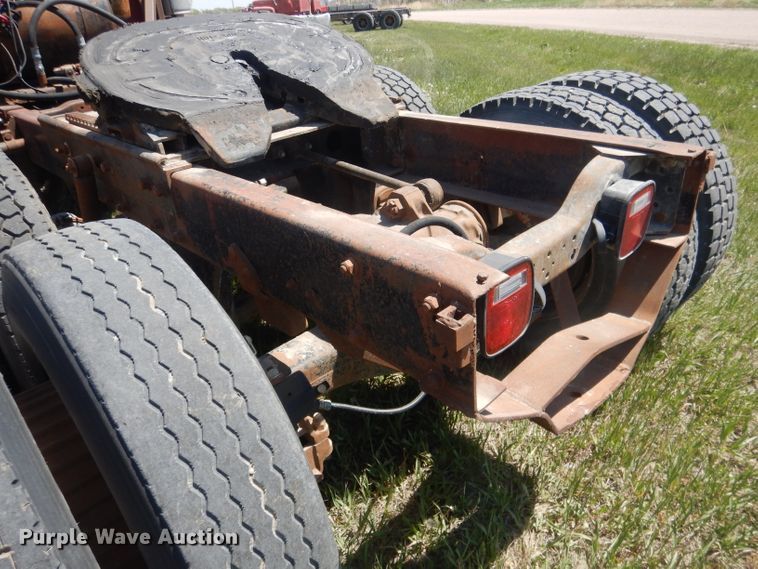 image for item FI9059 1984 Mack R686ST  semi truck