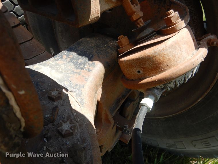 image for item FI9059 1984 Mack R686ST  semi truck