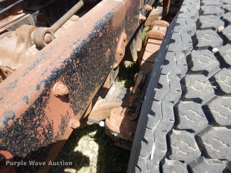 image for item FI9059 1984 Mack R686ST  semi truck