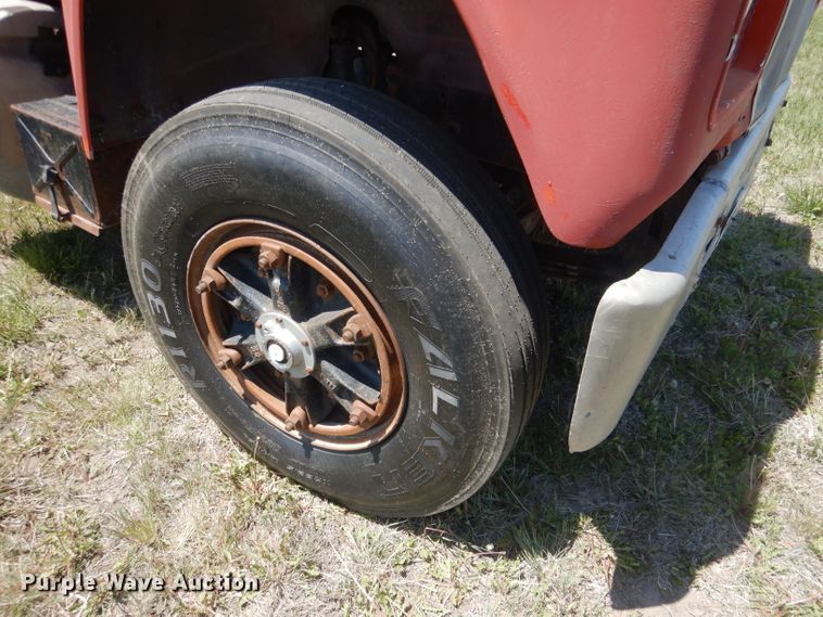 image for item FI9059 1984 Mack R686ST  semi truck