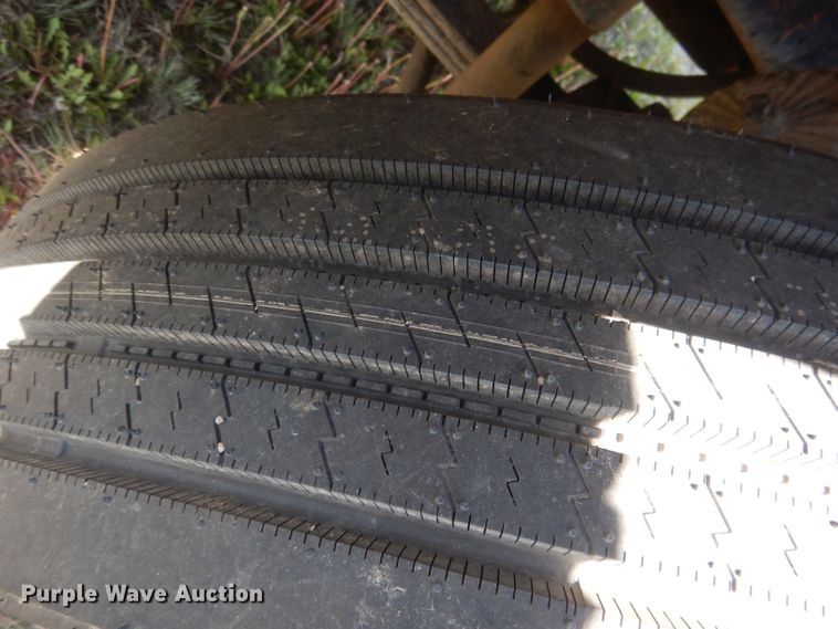 image for item FI9059 1984 Mack R686ST  semi truck