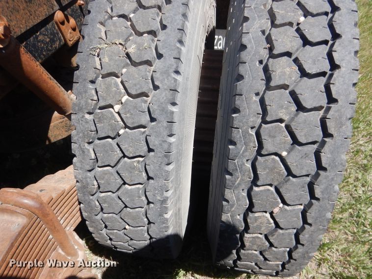 image for item FI9059 1984 Mack R686ST  semi truck