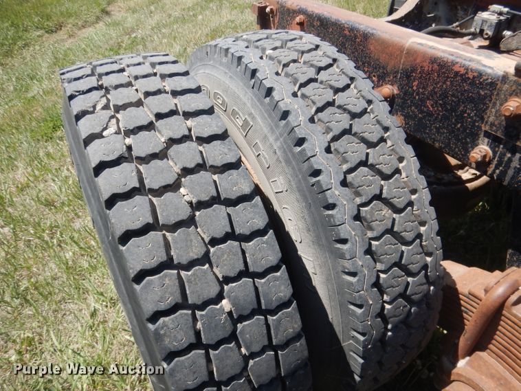 image for item FI9059 1984 Mack R686ST  semi truck