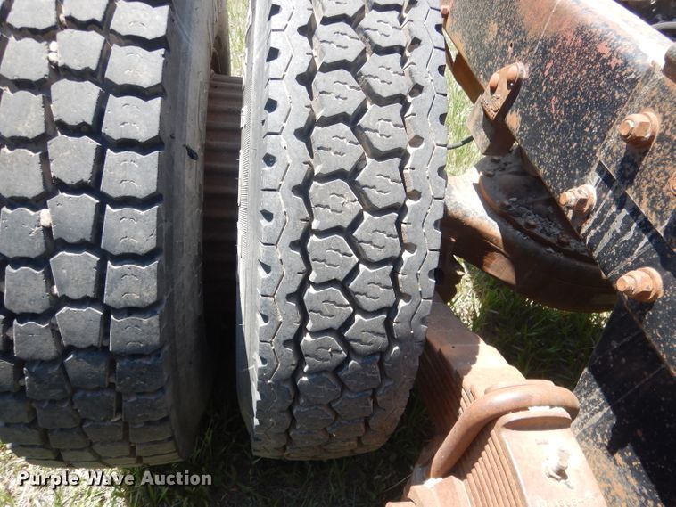 image for item FI9059 1984 Mack R686ST  semi truck