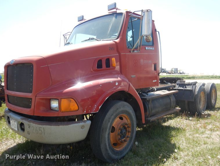 image for item FI9060 1997 Ford Louisville LT9513  semi truck