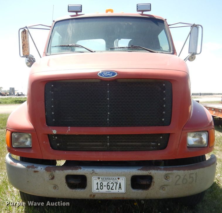 image for item FI9060 1997 Ford Louisville LT9513  semi truck