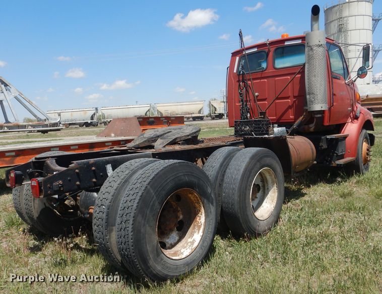 image for item FI9060 1997 Ford Louisville LT9513  semi truck