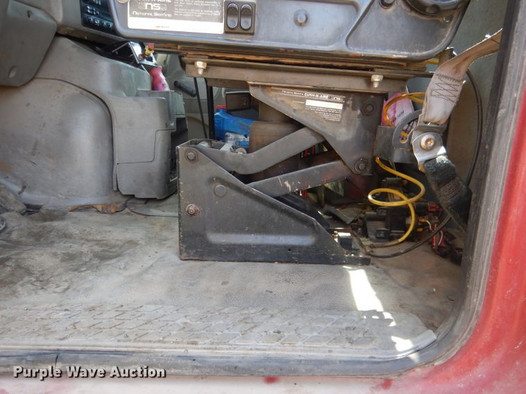 image for item FI9060 1997 Ford Louisville LT9513  semi truck