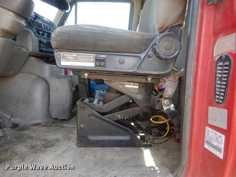 image for item FI9060 1997 Ford Louisville LT9513  semi truck