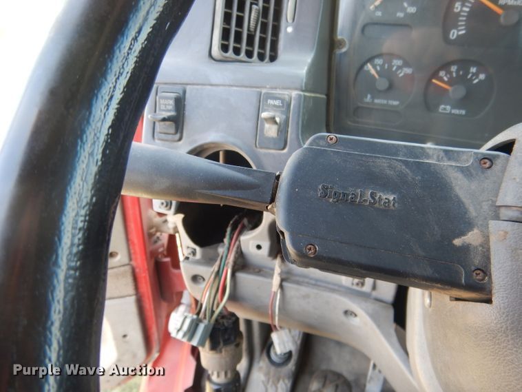 image for item FI9060 1997 Ford Louisville LT9513  semi truck