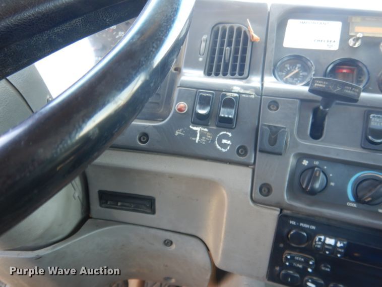 image for item FI9060 1997 Ford Louisville LT9513  semi truck