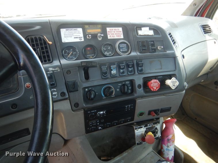 image for item FI9060 1997 Ford Louisville LT9513  semi truck