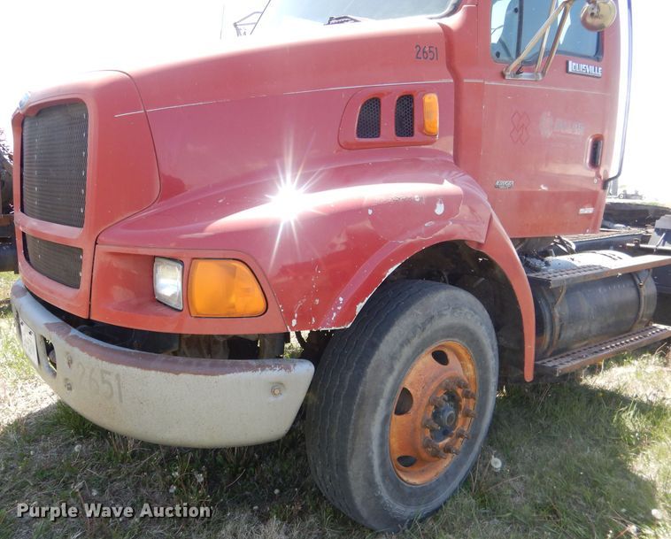 image for item FI9060 1997 Ford Louisville LT9513  semi truck