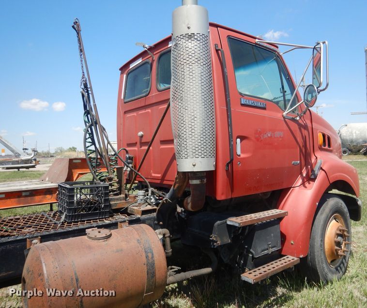 image for item FI9060 1997 Ford Louisville LT9513  semi truck