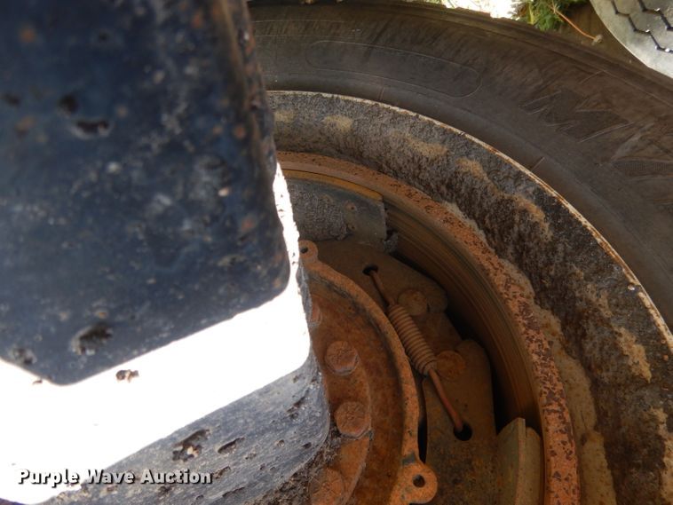 image for item FI9060 1997 Ford Louisville LT9513  semi truck