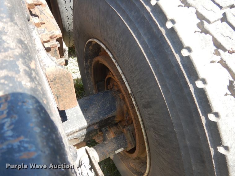 image for item FI9060 1997 Ford Louisville LT9513  semi truck