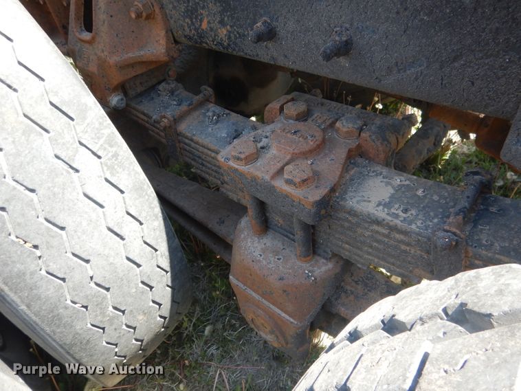 image for item FI9060 1997 Ford Louisville LT9513  semi truck