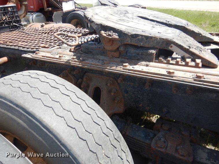 image for item FI9060 1997 Ford Louisville LT9513  semi truck