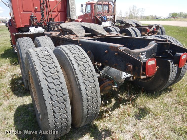 image for item FI9060 1997 Ford Louisville LT9513  semi truck