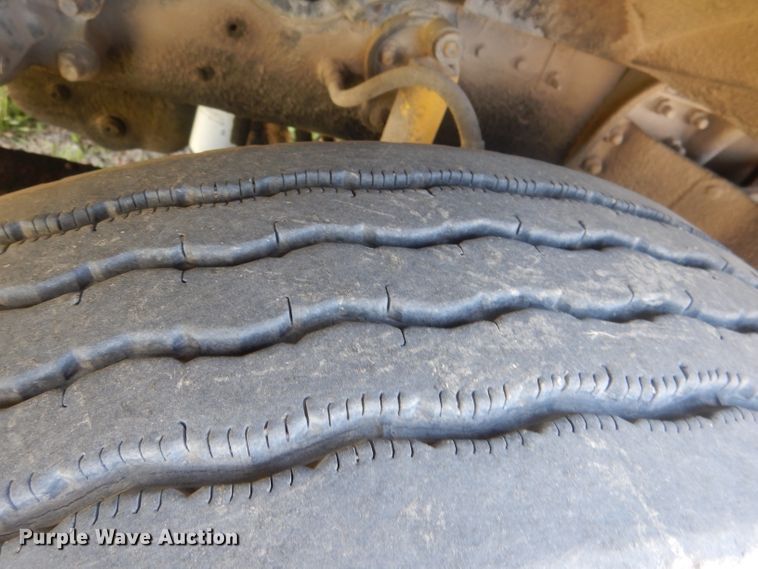 image for item FI9060 1997 Ford Louisville LT9513  semi truck