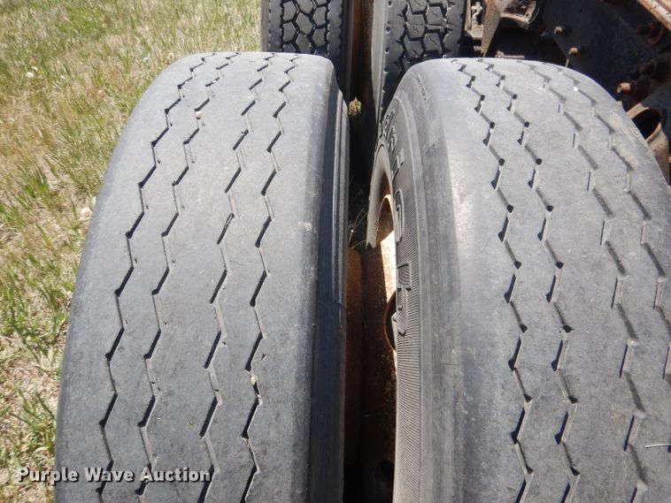 image for item FI9060 1997 Ford Louisville LT9513  semi truck