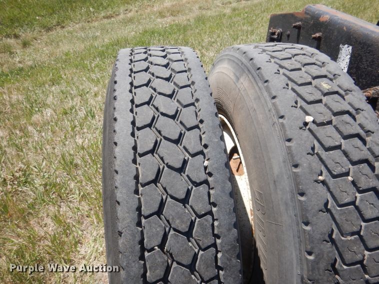 image for item FI9060 1997 Ford Louisville LT9513  semi truck