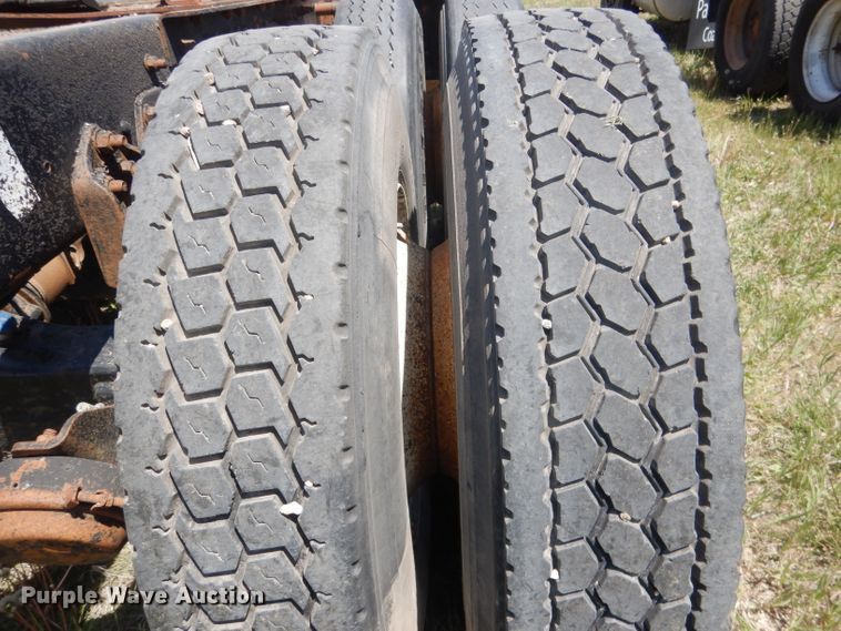 image for item FI9060 1997 Ford Louisville LT9513  semi truck