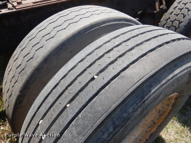 image for item FI9060 1997 Ford Louisville LT9513  semi truck