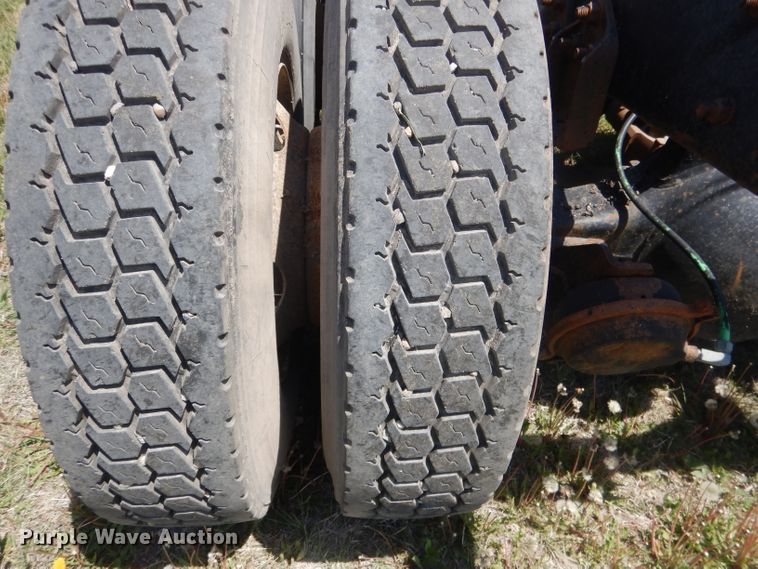 image for item FI9060 1997 Ford Louisville LT9513  semi truck