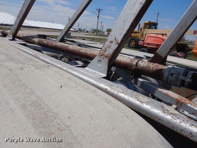 image for item FI9062 1981 Freuhauf HAB-F3-J-985  pneumatic dry bulk trailer