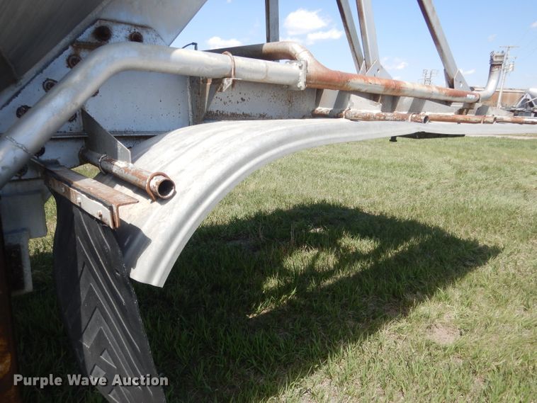 image for item FI9062 1981 Freuhauf HAB-F3-J-985  pneumatic dry bulk trailer