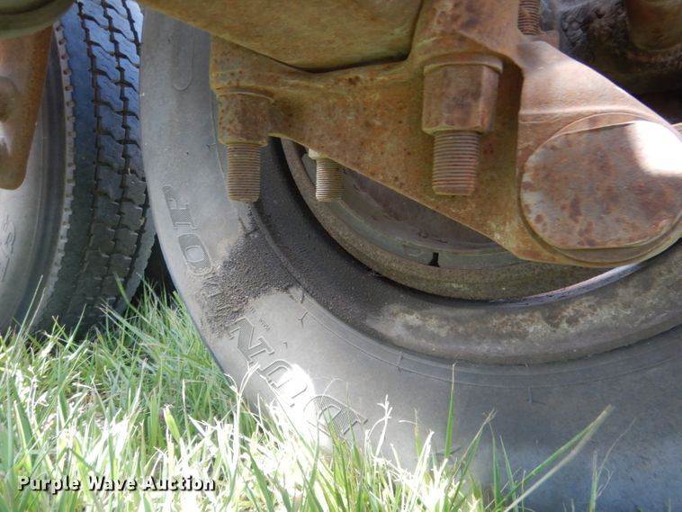 image for item FI9062 1981 Freuhauf HAB-F3-J-985  pneumatic dry bulk trailer