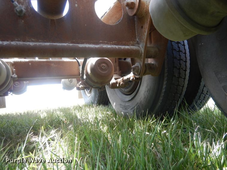 image for item FI9062 1981 Freuhauf HAB-F3-J-985  pneumatic dry bulk trailer