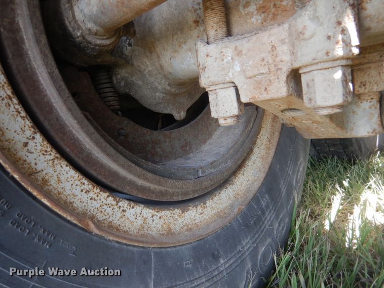 image for item FI9062 1981 Freuhauf HAB-F3-J-985  pneumatic dry bulk trailer