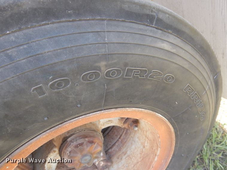 image for item FI9062 1981 Freuhauf HAB-F3-J-985  pneumatic dry bulk trailer