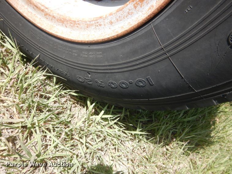 image for item FI9062 1981 Freuhauf HAB-F3-J-985  pneumatic dry bulk trailer