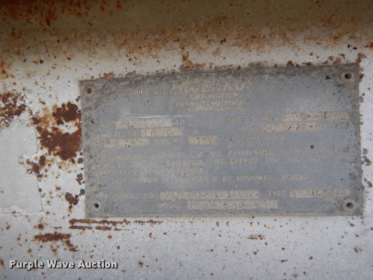 image for item FI9062 1981 Freuhauf HAB-F3-J-985  pneumatic dry bulk trailer