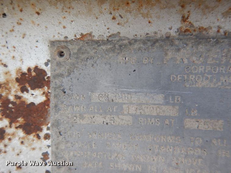 image for item FI9062 1981 Freuhauf HAB-F3-J-985  pneumatic dry bulk trailer