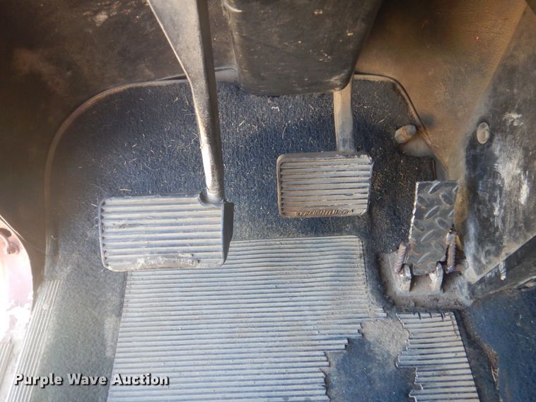 image for item HE9738 1989 Freightliner FLD120  semi truck