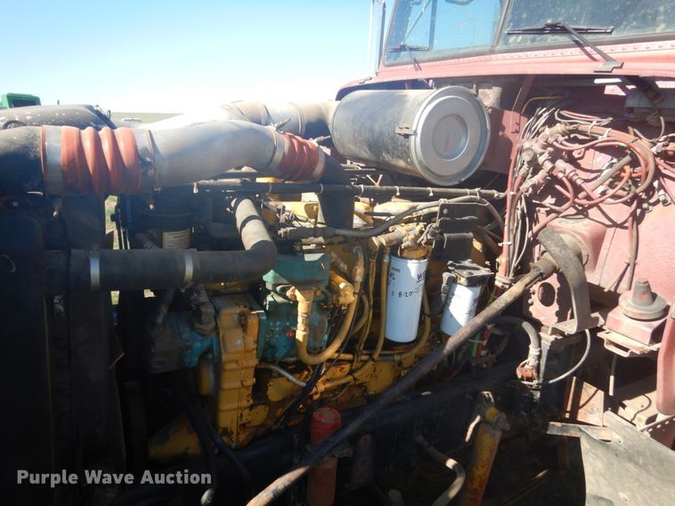 image for item HE9738 1989 Freightliner FLD120  semi truck