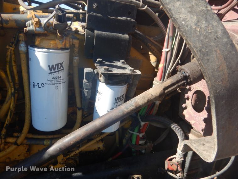 image for item HE9738 1989 Freightliner FLD120  semi truck