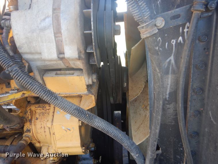 image for item HE9738 1989 Freightliner FLD120  semi truck