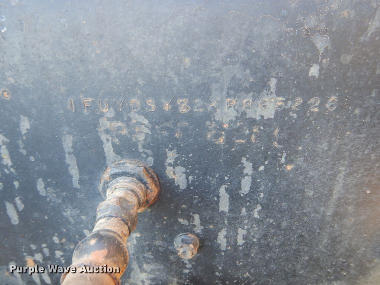 image for item HE9738 1989 Freightliner FLD120  semi truck