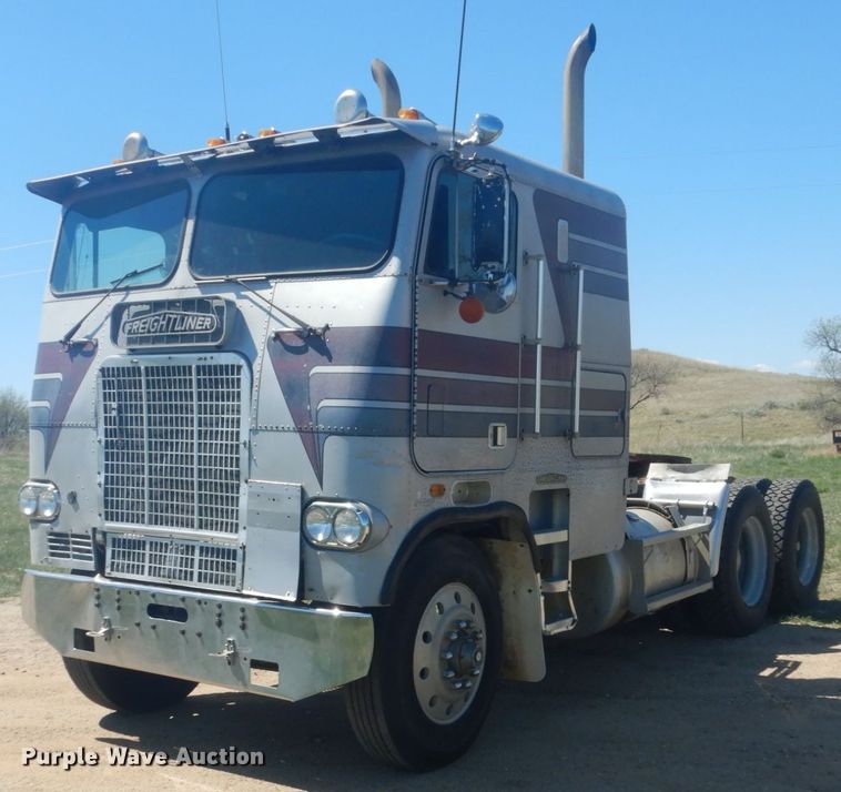image for item HE9741 1980 Freightliner FLT-9664-T  semi truck