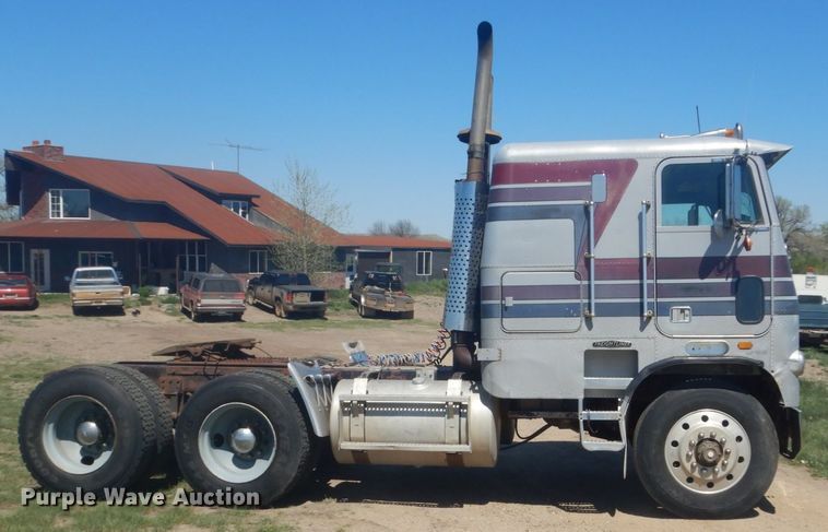 image for item HE9741 1980 Freightliner FLT-9664-T  semi truck