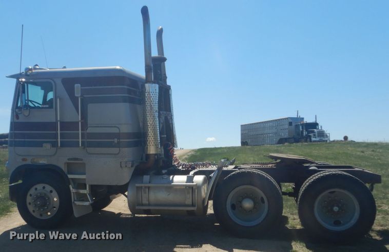 image for item HE9741 1980 Freightliner FLT-9664-T  semi truck