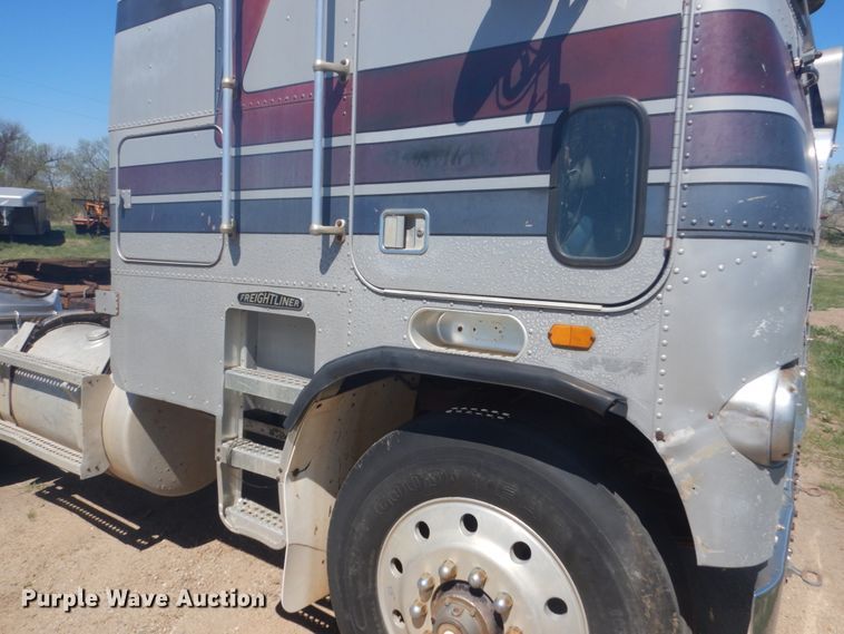 image for item HE9741 1980 Freightliner FLT-9664-T  semi truck